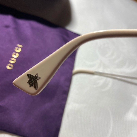 Gucci sunglasses! Rarely worn! Store bought. main image 7